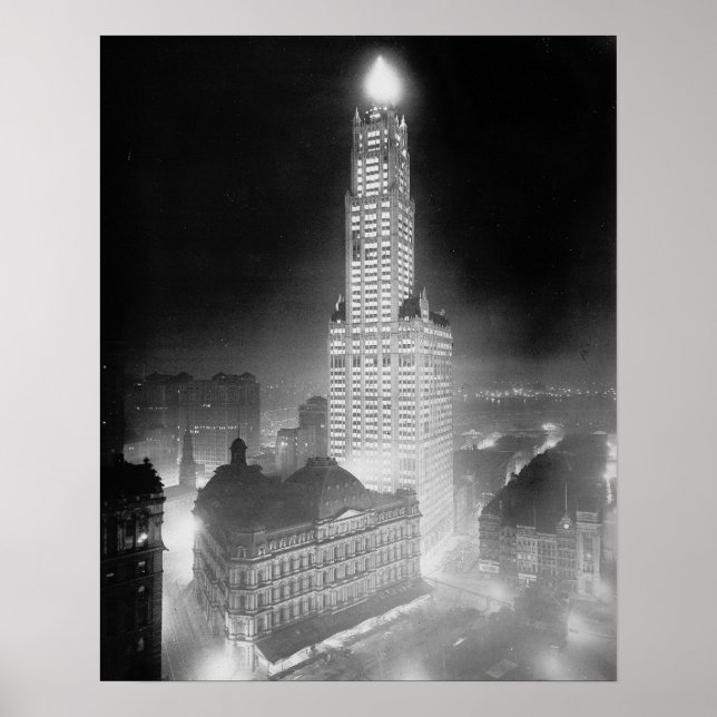 Skyskrapa på natten, 1920. Gammalt foto Poster (Framsidan)
