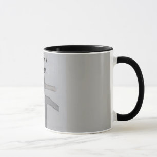 Slå en domare mugg