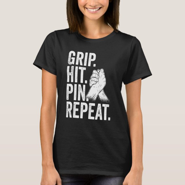 Slå Pin Repeat Arm Villing i arm T Shirt (Framsida)