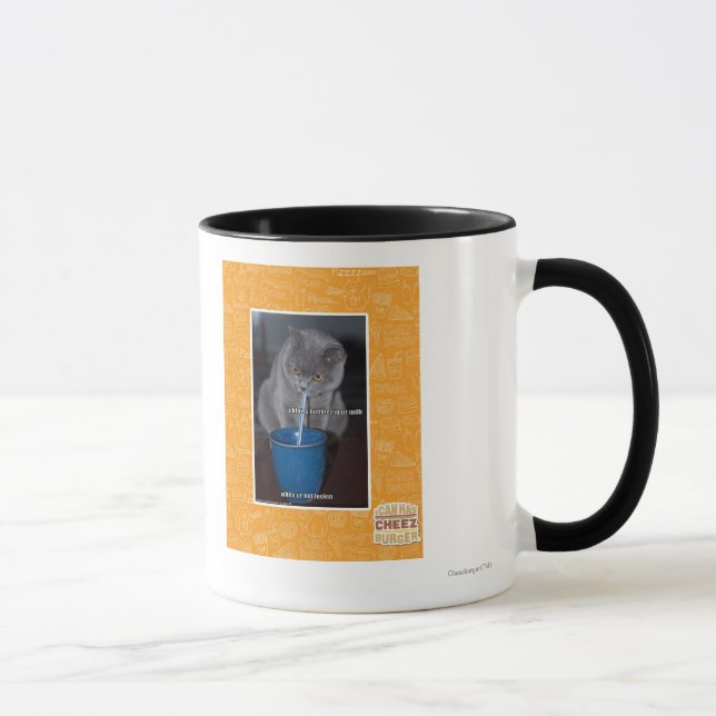 Slag bubblar i urmjölk mugg (Höger)