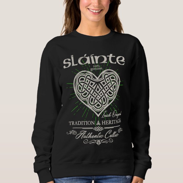 Sláinte Celtic Knot Heart St Patrick's Day T Shirt (Framsida)