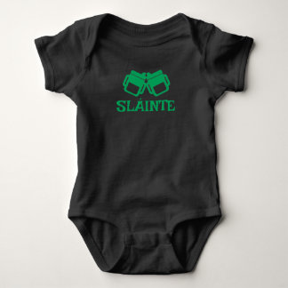 SLÁINTE svart bodysuit för bebisar  T Shirt