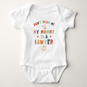 Släpp mig inte min mamma är advokat - Advokatmamma T Shirt