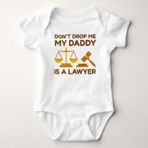 Släpp mig inte min pappa är advokat t shirt