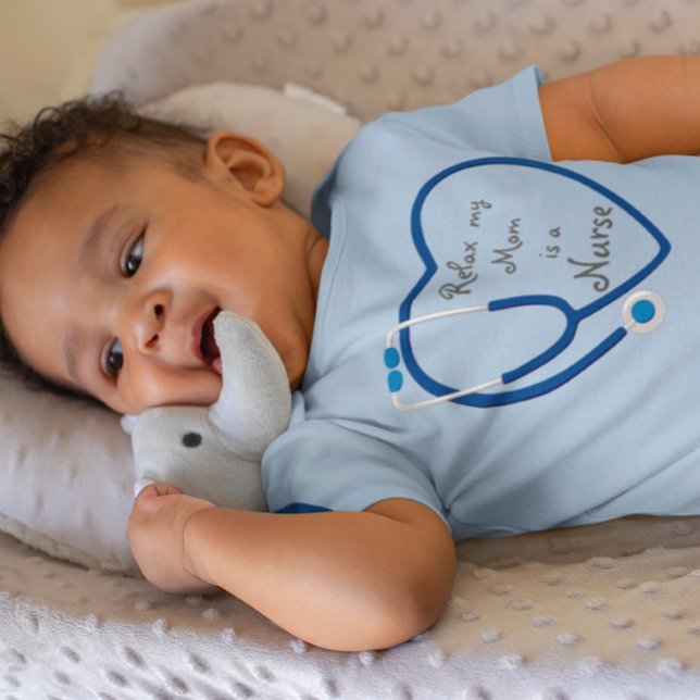 Slappna av min Mamma är ett sjukhushjärtstetoscope T Shirt (Skapare uppladdad)