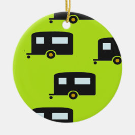 Släpvagnar på grönt julgransprydnad keramik