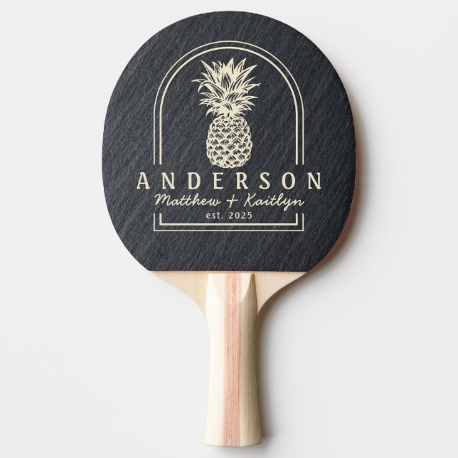 Slät mörk granit ananas bröllopsbåge & namn pingisracket (Framsidan)