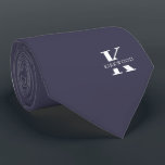 Slate Grått Elegant Monogram   Namn Slips<br><div class="desc">En elegant som har ett fet vitt monogram över en jämn skifferbakgrund Grått. Ovanpå detta monogram sitter ditt förnamn eller efternamn som är skrivet i alla huvudstäder. Över 40  unika färg finns i både ensidiga och tvåsidiga versioner. Du kan bläddra bland dem genom att klicka på samlingslänken.</div>