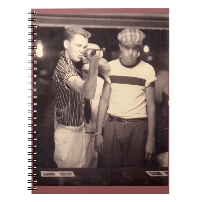 slått målet och vinna en kewpie-docka anteckningsbok med spiral (Framsidan)