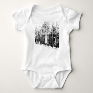 Sledding för Alaska hund Tee Shirt