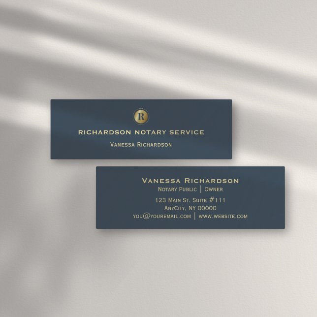 Sleek Blue & Guld Monogram Icon Notary Public Mini Visitkort (Skapare uppladdad)
