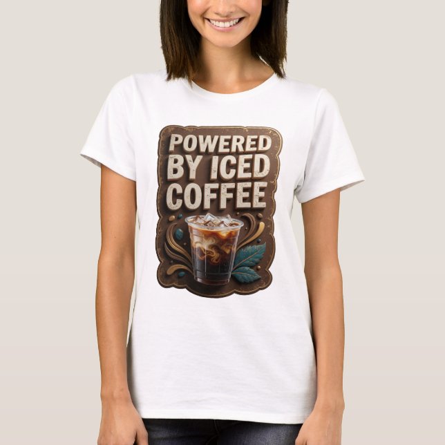 Sleek Guld DRIVEN AV ISTED KAFFE Citat Design T Shirt (Framsida)