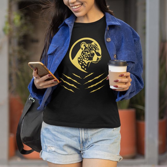 Sleek och Fierce Cheetah Elegance T Shirt (Skapare uppladdad)