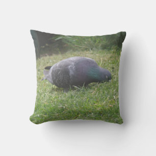 Sleeping Pigeon Pillow Kudde