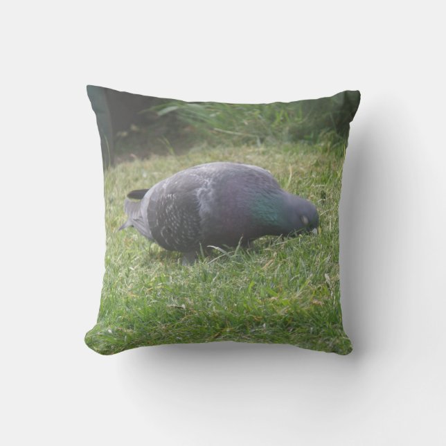 Sleeping Pigeon Pillow Kudde (Framsida)