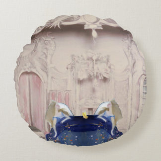 Sleeping Princess Round Pillow – Opalescent Dream Rund Kudde