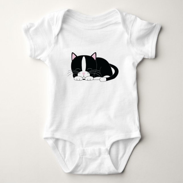 Sleeping Tuxedo Cat Tee (Framsida)