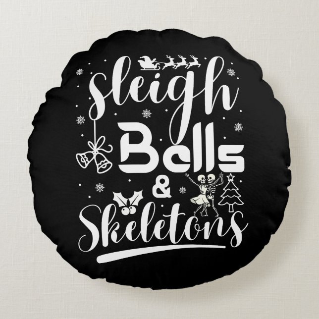 Sleigh bells & skeletons dancing funny christmas rund kudde (Framsidan)