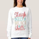 Sleigh Klockor & Beach Snäcka Sommjuljul T Shirt<br><div class="desc">Sleigh Klockor & Beach Snäckas Sommarens Sweatshirts under sommarjulen har en roligtens julutformning med texten "Sleigh Klockor & Beach Snäckas" i modern manustypografi som accentueras med segelceller och ankare. Perfekt för en sommar eller tropisk jul och helgdagarna. Skapat av Evco Helgdagars www.zazzle.com/store/evcoholidays</div>