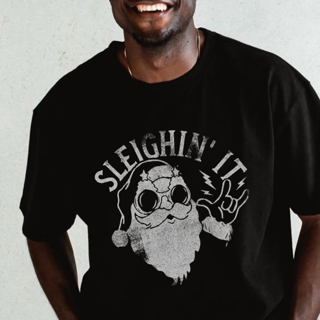 Sleighin Det är roligt jultomten. T Shirt (Sleighin It Funny Santa Sleigh Christmas T-Shirt)