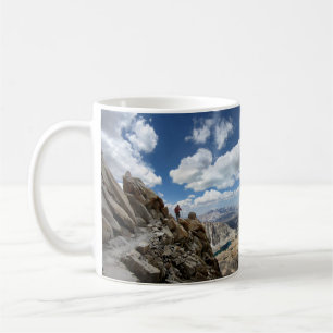 Slinga för Mt Whitney över Hitchcock och gitarr Kaffemugg