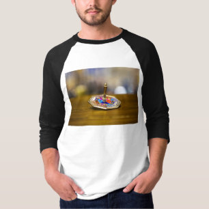 SlipperyJoe Hanukkah-snurrande gåva åttakantig bas T Shirt
