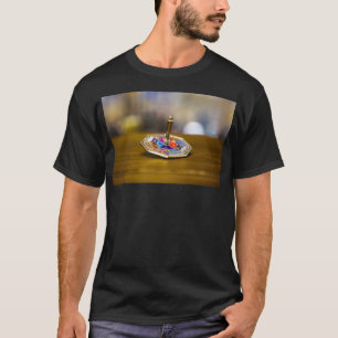 SlipperyJoe Hanukkah-snurrande gåva åttakantig bas T Shirt