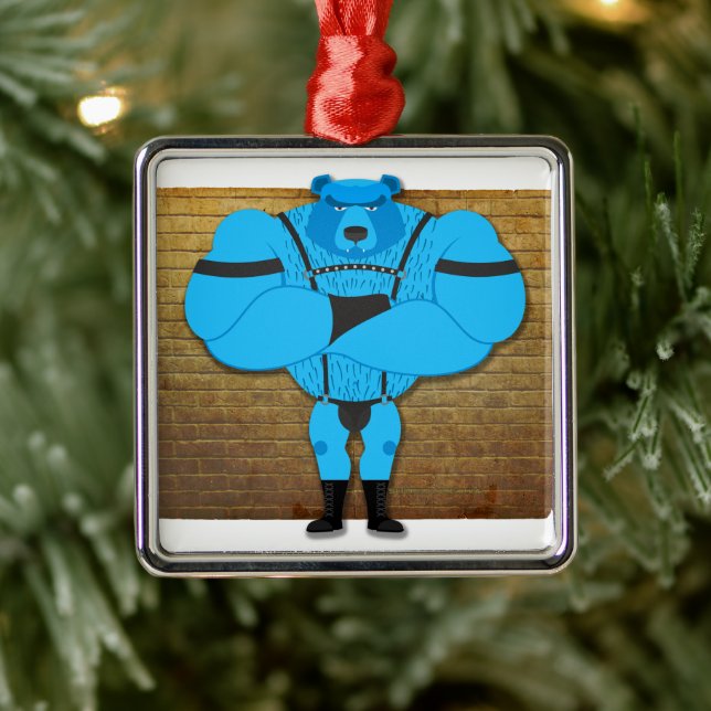 SlipperyJoes gaymuskelbjörn bär tecknad i ledet Julgransprydnad Metall (Träd)