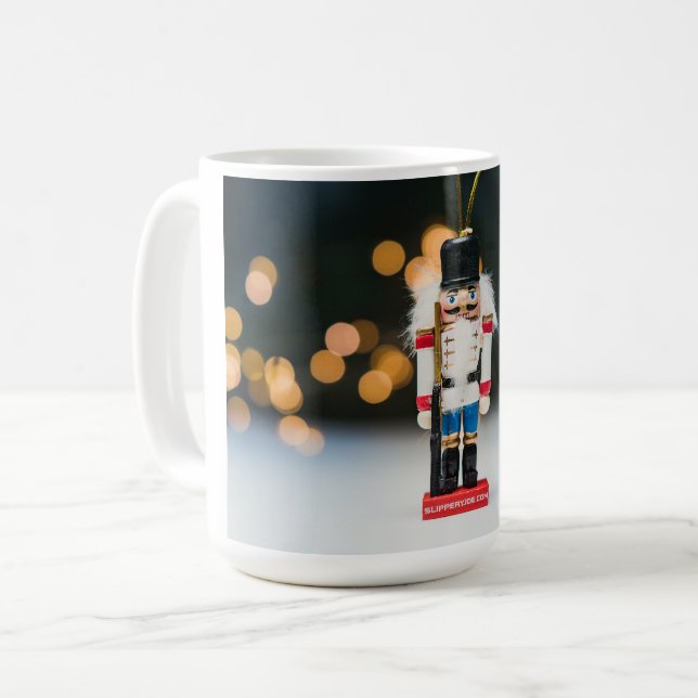 SlipperyJoes julklassiska nötknäpparprydnad Kaffemugg (Framsida vänster)