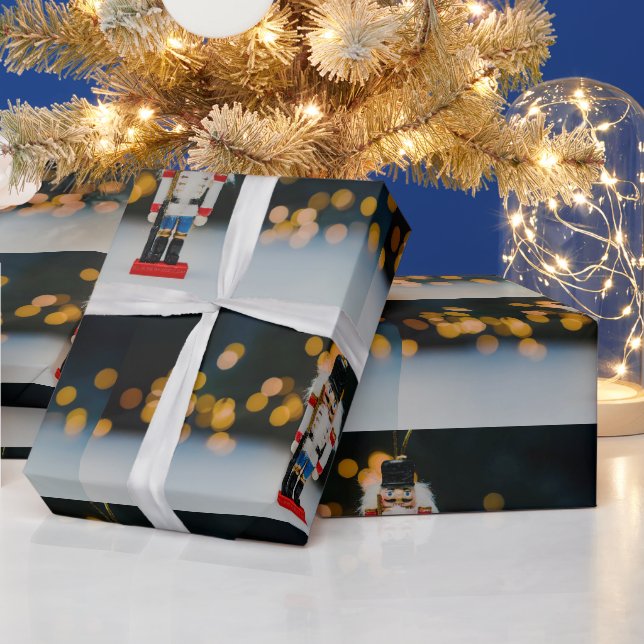 SlipperyJoes julklassiska nötknäpparprydnad Presentpapper (Helgdagar)