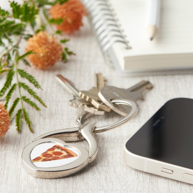 SlipperyJoe's klassiska pepperoni-pizzabagesegment Twisted Heart Silverfärgad Nyckelring (Sidan)