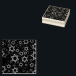 SlipperyJoe's Lycklig Hanukkah många Stars of Dav Stämpel<br><div class="desc">SlipperyJoes Lycklig Hanukkah många Stars av David mönster konstnärliga judiska Firande-identitetskulturarv Hebrew Chanukah ger dekorationer Judaism en betydande symbol religion av olika storlekar Brun guld shades visuellt tilltalande intrikata design</div>