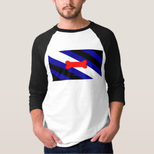 SlipperyJoes valp-lek-prydnadsflagga uttrycker kin T Shirt