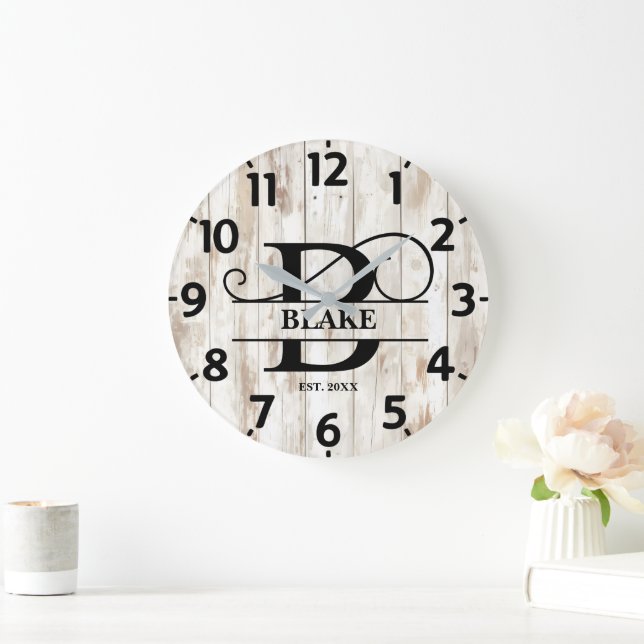 Sliten Träbakgrund B Monogram Stor Klocka (Hem)