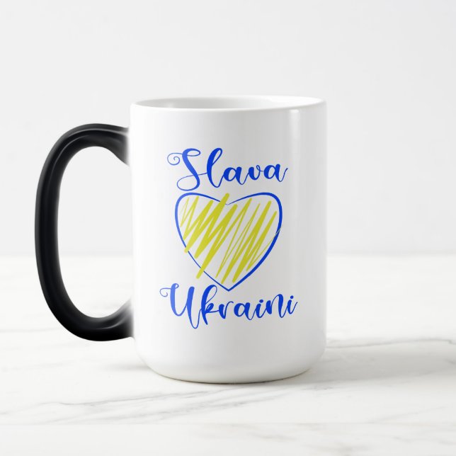 Slogan Slava Ukraini Ära Ukraina hjärta  Magisk Mugg (Vänster)