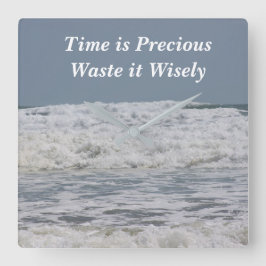 Slösa klockslag fyrkantig klocka