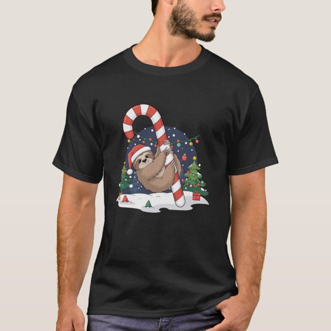 Sloth and Giant Candy Cane Christmas Pajama for Sl T Shirt (Framsida)