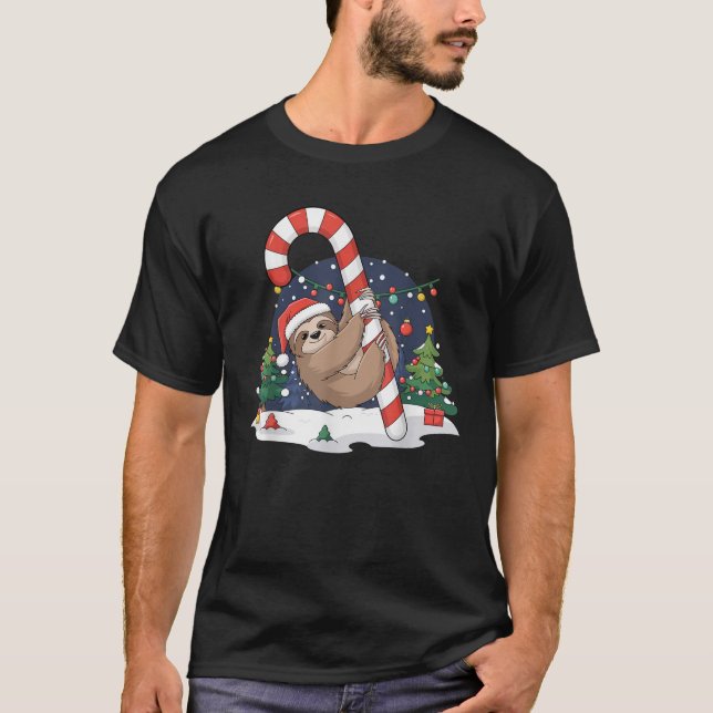 Sloth and Giant Candy Cane Christmas Pajama for Sl T Shirt (Framsida)
