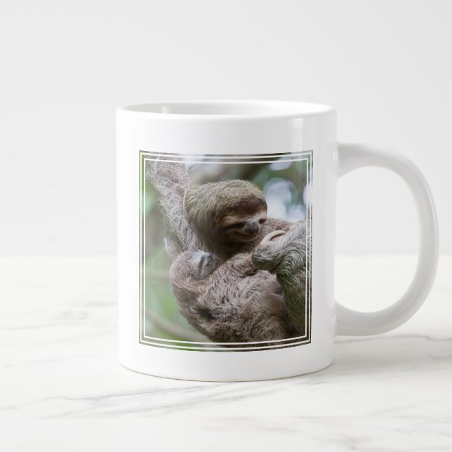 Sloth Baby med Mor Hanging från Träd Jumbo Mugg (Höger)