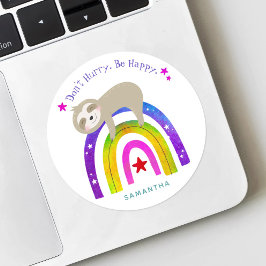Sloth Boho Rainbow skynda inte på Lycklig Cute Runt Klistermärke