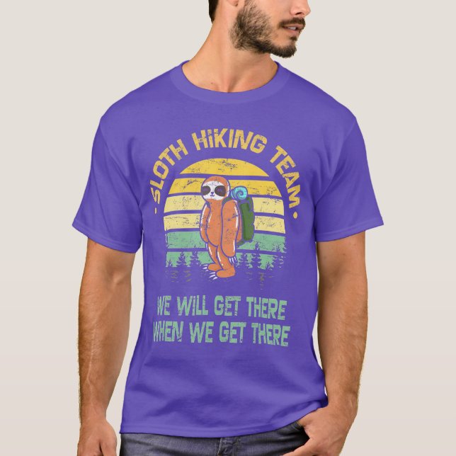 Sloth Hiking Team Hiker Camper Funny Retro T Shirt (Framsida)