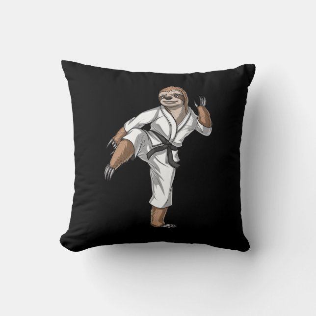 Sloth Karate Kudde (Framsida)