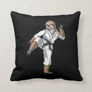 Sloth Karate Kudde