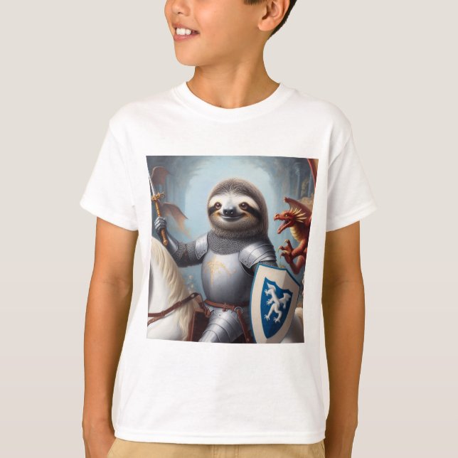 Sloth Knight Fighting Dragons T Shirt (Framsida)