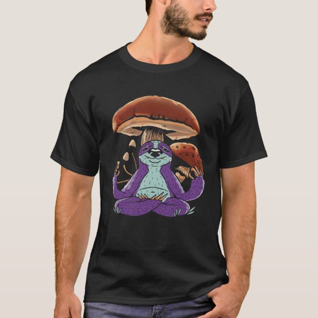 Sloth och Mushroom T Shirt (Framsida)