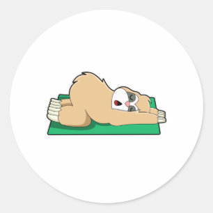Sloth på Yoga på Yoga mat Runt Klistermärke