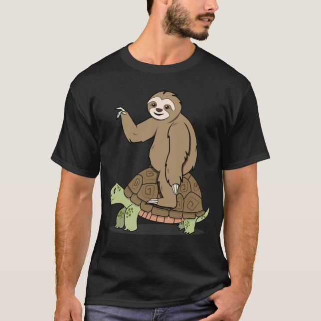 Sloth Riding Turtle Lazy och Slow T Shirt (Framsida)