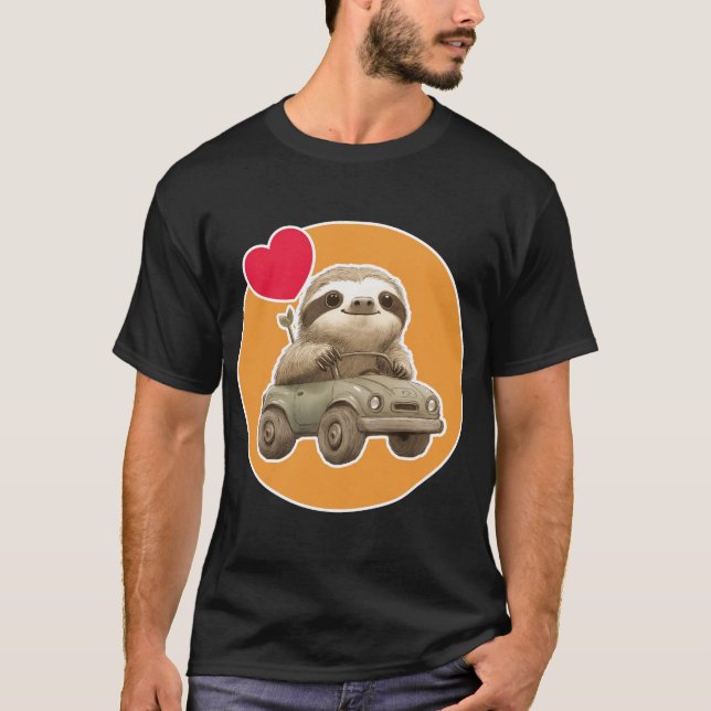 Sloth with Car T Shirt (Framsida)