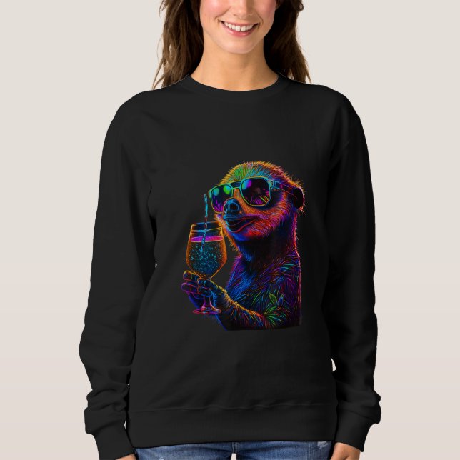 Sloth with Cocktail T Shirt (Framsida)