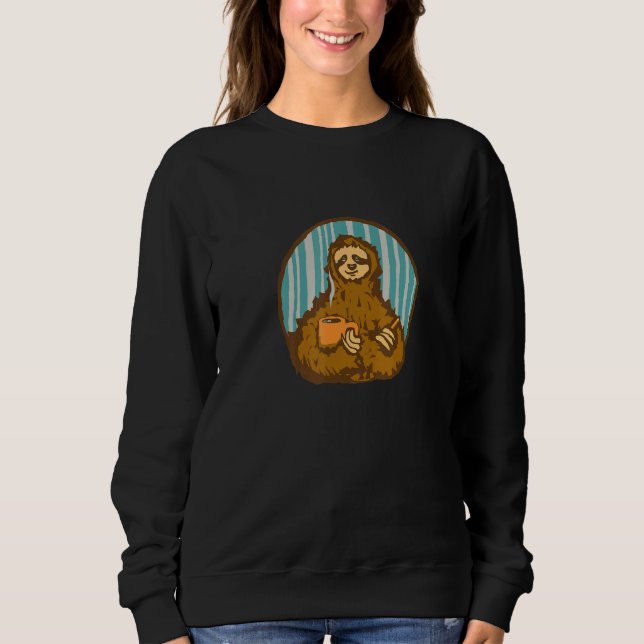Sloth with coffee mug t shirt (Framsida)